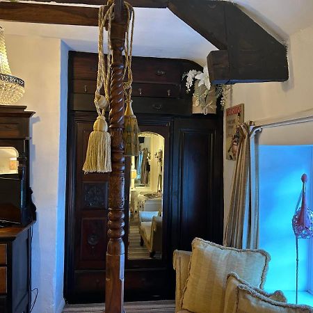 8 Opera Suites, Llangollen Eksteriør billede