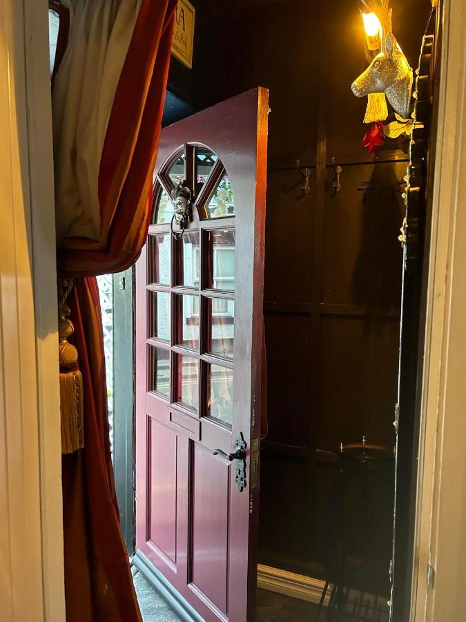 8 Opera Suites, Llangollen Eksteriør billede
