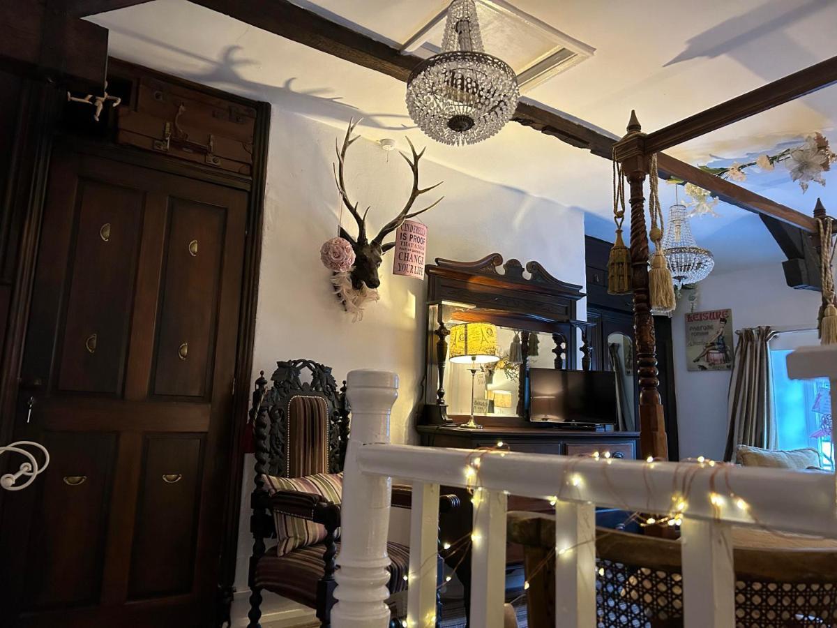 8 Opera Suites, Llangollen Eksteriør billede