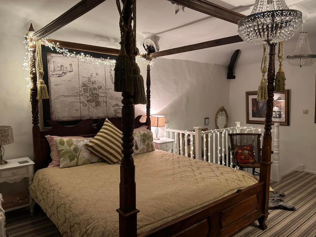 8 Opera Suites, Llangollen Eksteriør billede