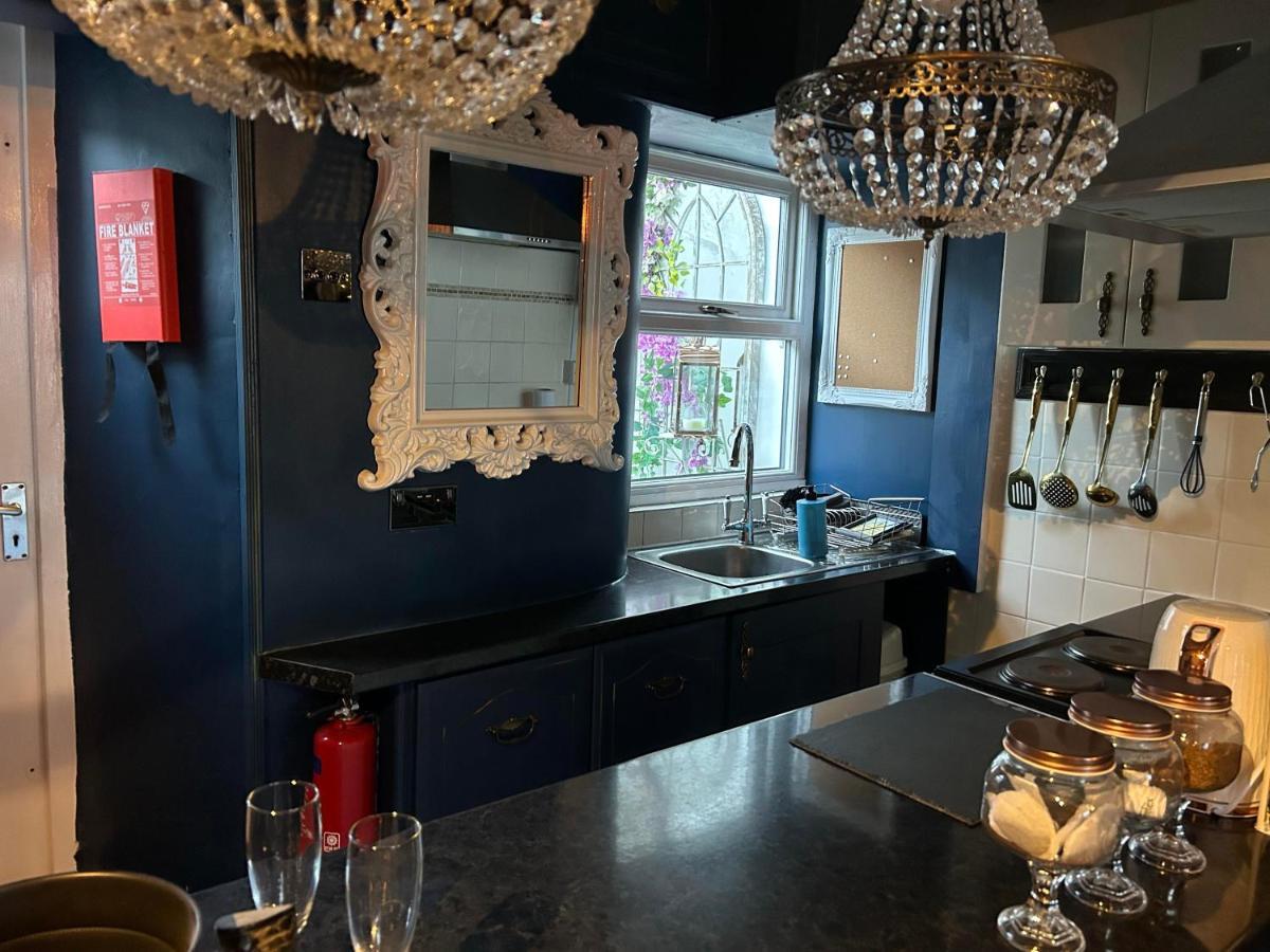 8 Opera Suites, Llangollen Eksteriør billede