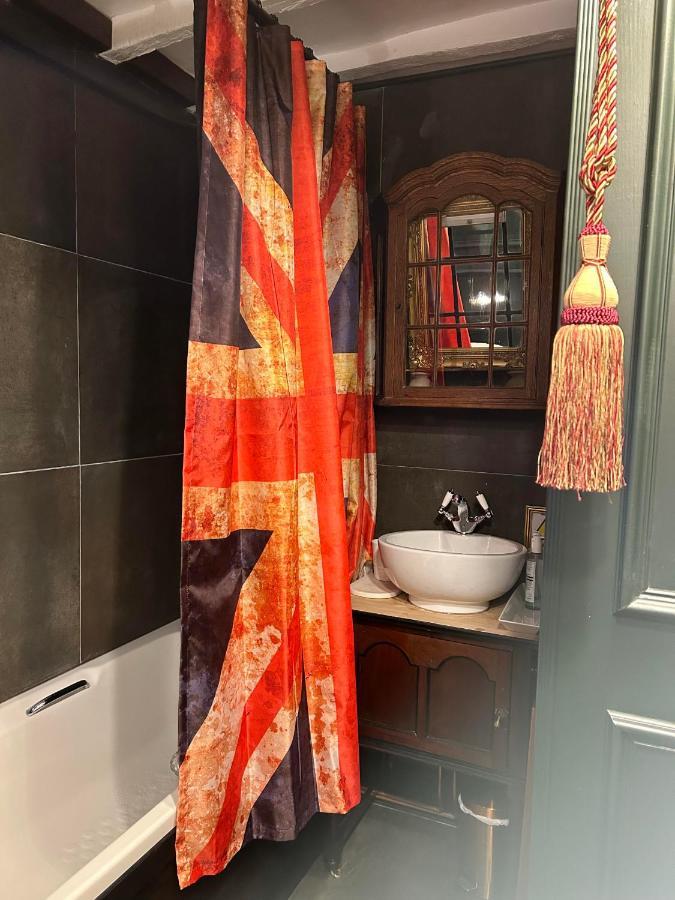 8 Opera Suites, Llangollen Eksteriør billede