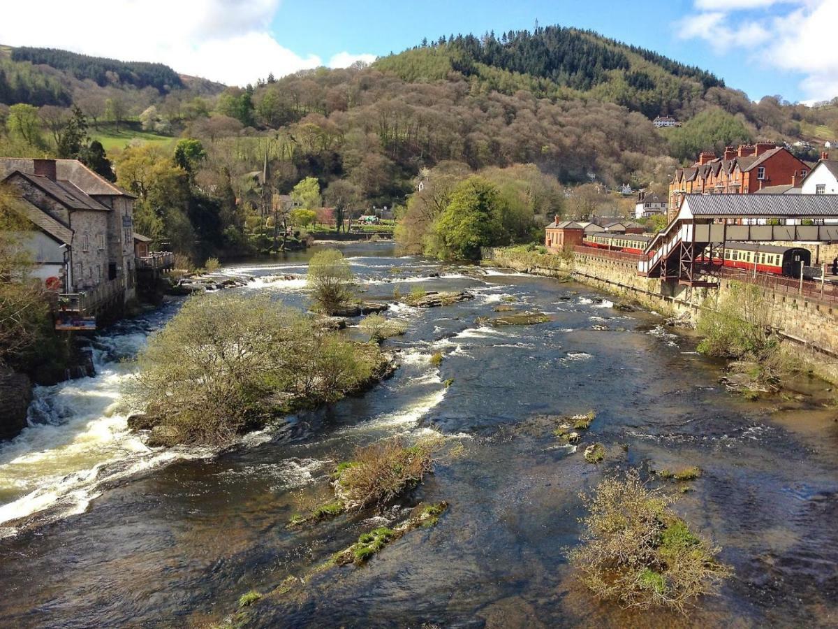 8 Opera Suites, Llangollen Eksteriør billede